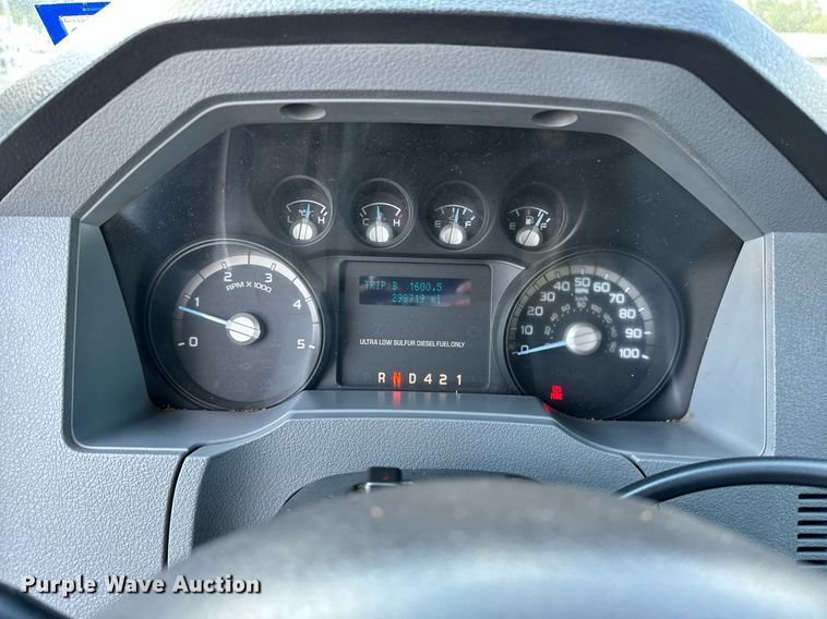 image for item NQ9355 2013 Ford F650  box truck