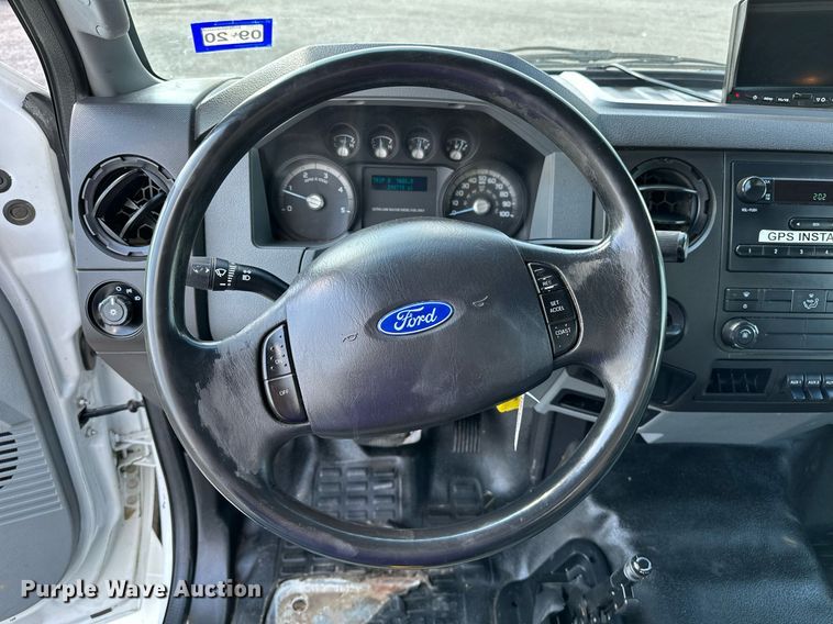 image for item NQ9355 2013 Ford F650  box truck