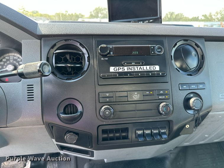 image for item NQ9355 2013 Ford F650  box truck