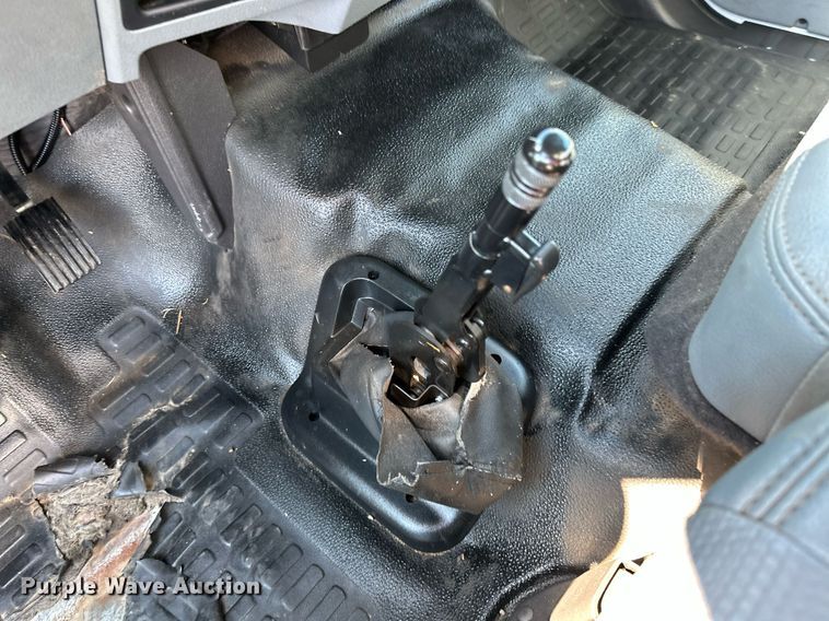 image for item NQ9355 2013 Ford F650  box truck