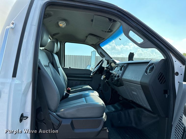 image for item NQ9355 2013 Ford F650  box truck