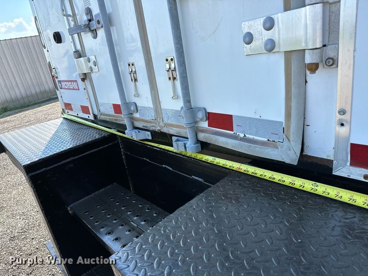 image for item NQ9355 2013 Ford F650  box truck