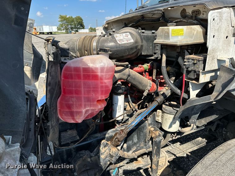 image for item NQ9355 2013 Ford F650  box truck