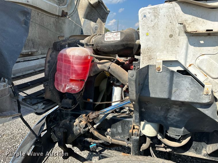 image for item NQ9355 2013 Ford F650  box truck