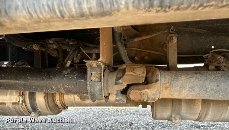 image for item NQ9355 2013 Ford F650  box truck