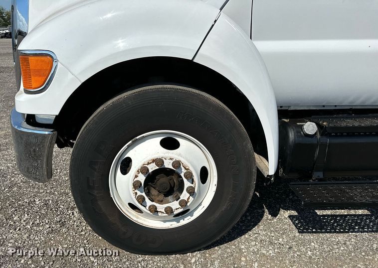 image for item NQ9355 2013 Ford F650  box truck