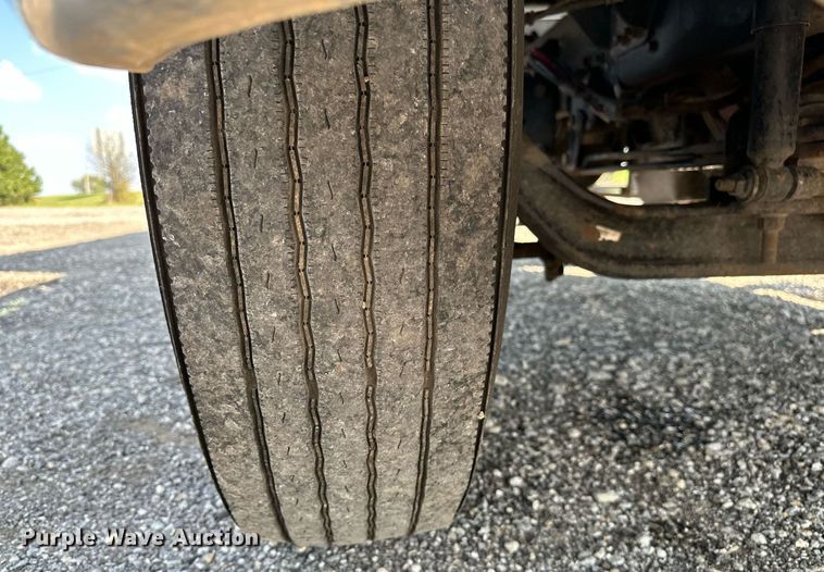 image for item NQ9355 2013 Ford F650  box truck