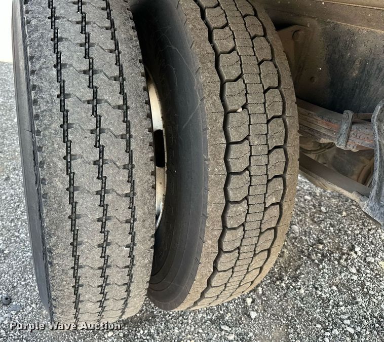 image for item NQ9355 2013 Ford F650  box truck