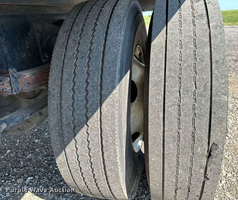 image for item NQ9355 2013 Ford F650  box truck