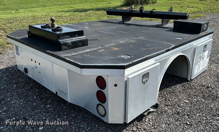 image for item NQ9356 EM  flatbed pickup truck bed