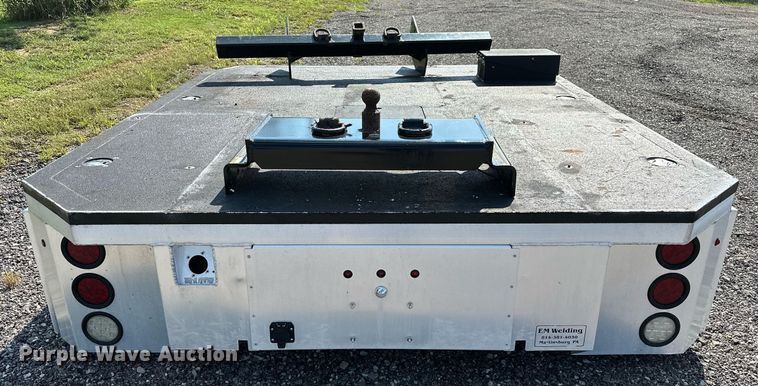 image for item NQ9356 EM  flatbed pickup truck bed