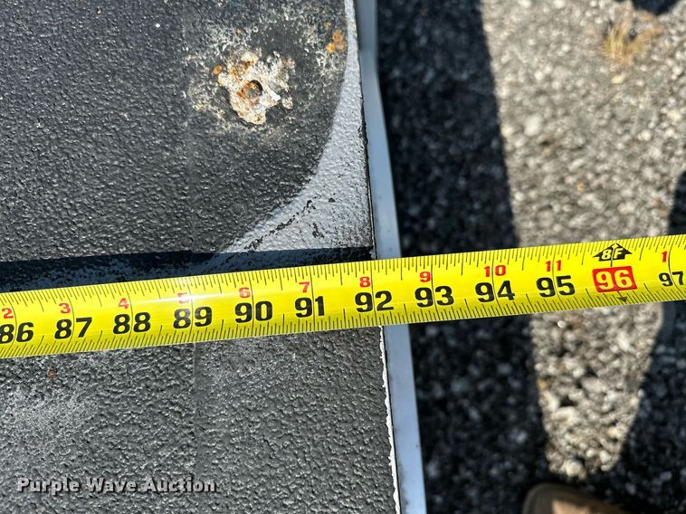 image for item NQ9356 EM  flatbed pickup truck bed