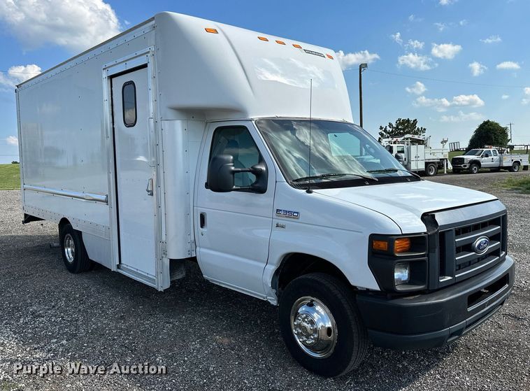 image for item NQ9357 2014 Ford E350 Super Duty  box truck
