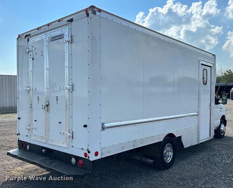 image for item NQ9357 2014 Ford E350 Super Duty  box truck