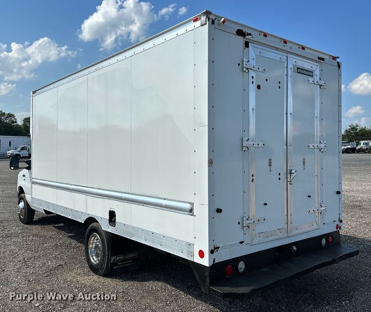 image for item NQ9357 2014 Ford E350 Super Duty  box truck