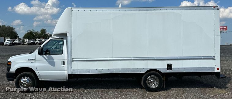 image for item NQ9357 2014 Ford E350 Super Duty  box truck