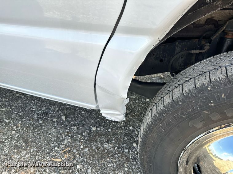 image for item NQ9357 2014 Ford E350 Super Duty  box truck