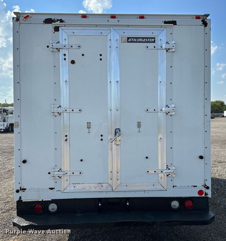 image for item NQ9357 2014 Ford E350 Super Duty  box truck