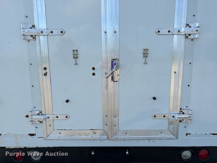 image for item NQ9357 2014 Ford E350 Super Duty  box truck