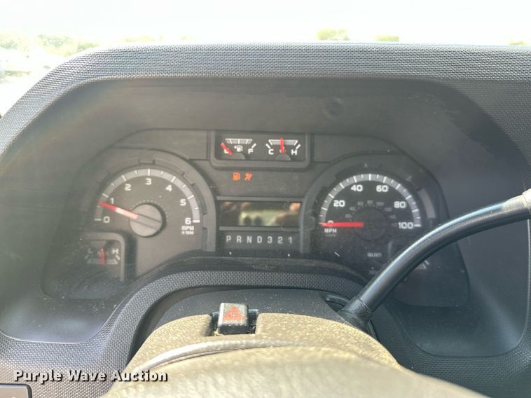 image for item NQ9357 2014 Ford E350 Super Duty  box truck