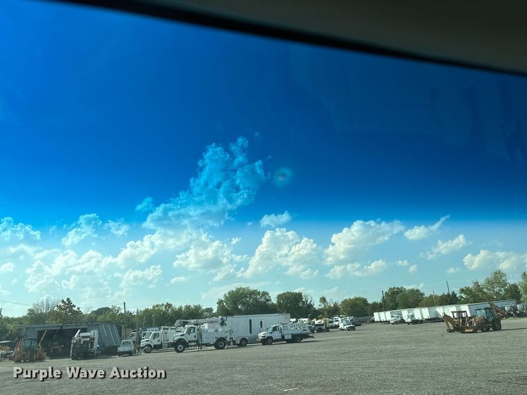 image for item NQ9357 2014 Ford E350 Super Duty  box truck