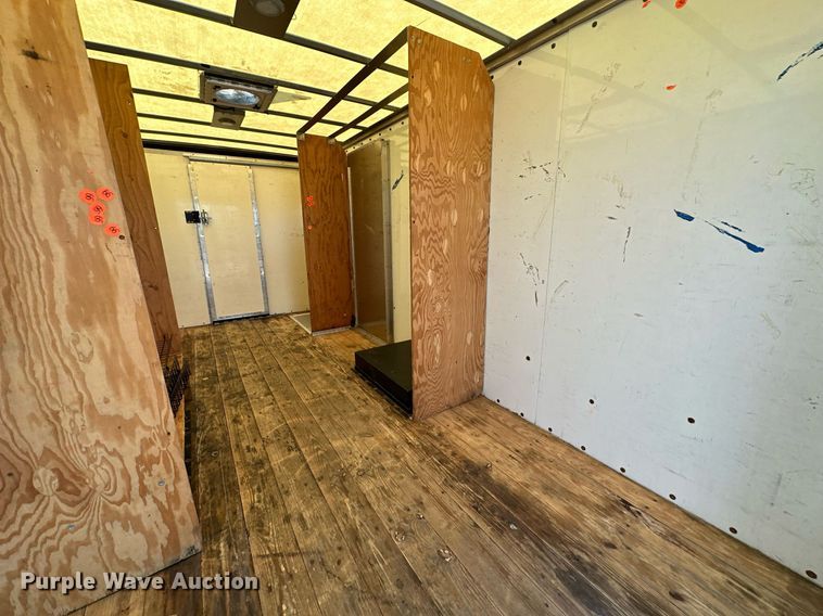 image for item NQ9357 2014 Ford E350 Super Duty  box truck