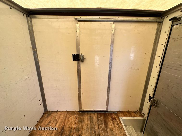 image for item NQ9357 2014 Ford E350 Super Duty  box truck