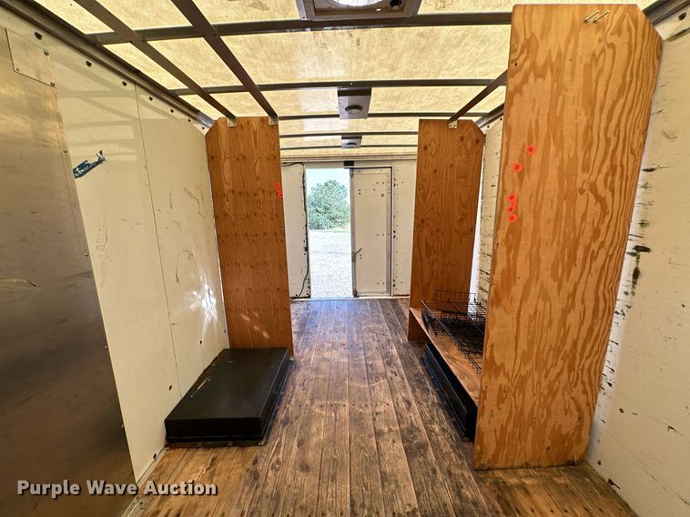 image for item NQ9357 2014 Ford E350 Super Duty  box truck