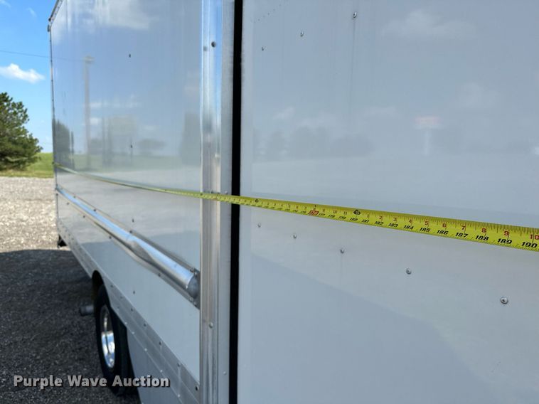 image for item NQ9357 2014 Ford E350 Super Duty  box truck