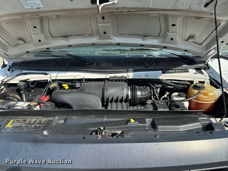 image for item NQ9357 2014 Ford E350 Super Duty  box truck