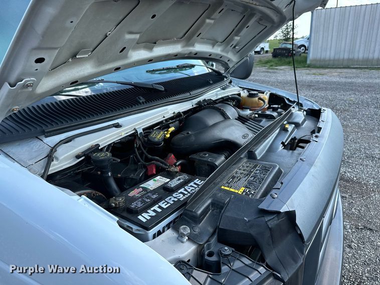 image for item NQ9357 2014 Ford E350 Super Duty  box truck