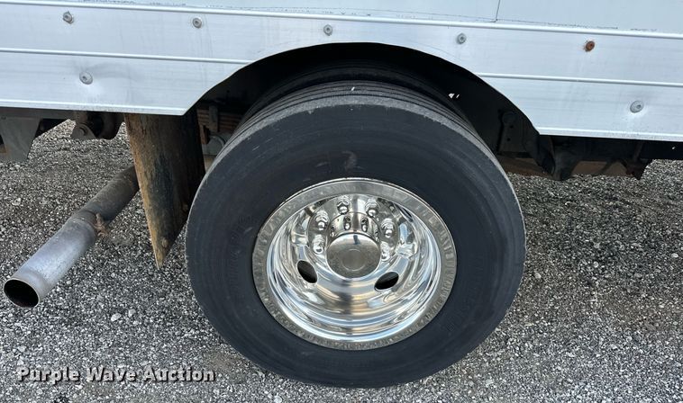 image for item NQ9357 2014 Ford E350 Super Duty  box truck