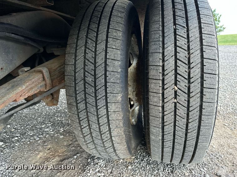 image for item NQ9357 2014 Ford E350 Super Duty  box truck