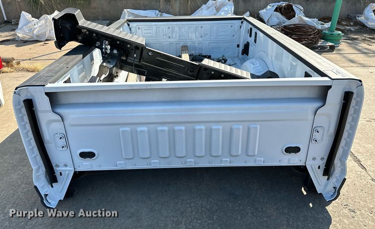 image for item NQ9360 Ford F350 pickup truck bed