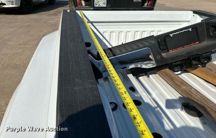 image for item NQ9360 Ford F350 pickup truck bed