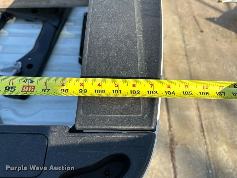 image for item NQ9360 Ford F350 pickup truck bed