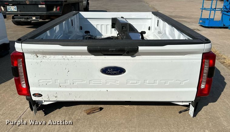 image for item NQ9361 Ford F350 pickup truck bed