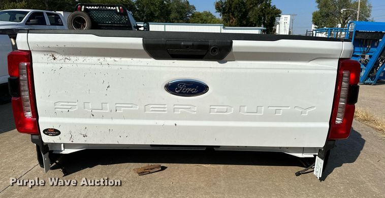 image for item NQ9361 Ford F350 pickup truck bed