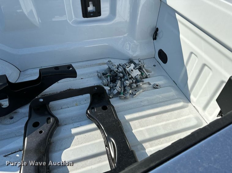 image for item NQ9361 Ford F350 pickup truck bed