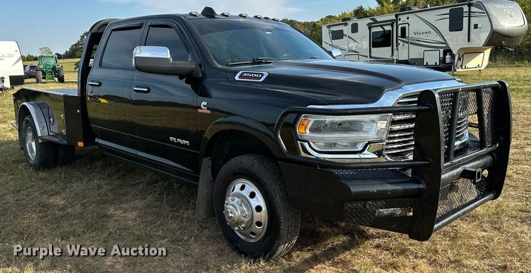 image for item NQ9365 2019 Dodge  Ram 3500 Laramie Crew Cab flatbed pickup truck