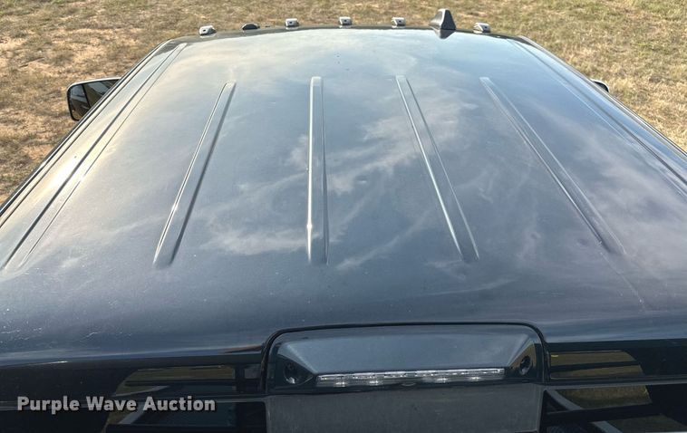 image for item NQ9365 2019 Dodge  Ram 3500 Laramie Crew Cab flatbed pickup truck