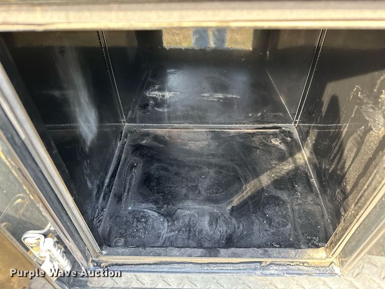 image for item NQ9365 2019 Dodge  Ram 3500 Laramie Crew Cab flatbed pickup truck