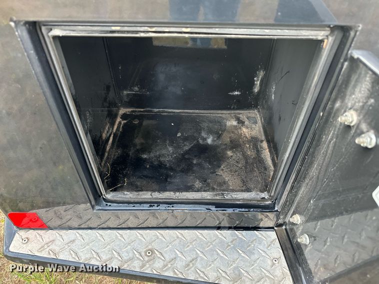 image for item NQ9365 2019 Dodge  Ram 3500 Laramie Crew Cab flatbed pickup truck