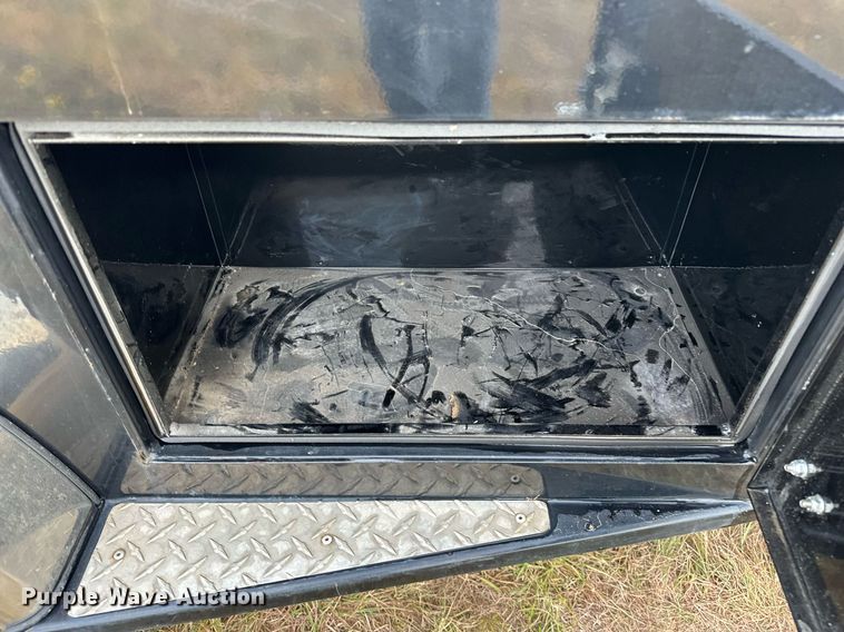 image for item NQ9365 2019 Dodge  Ram 3500 Laramie Crew Cab flatbed pickup truck