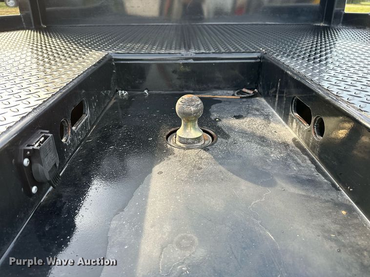 image for item NQ9365 2019 Dodge  Ram 3500 Laramie Crew Cab flatbed pickup truck