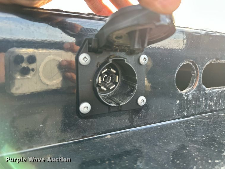 image for item NQ9365 2019 Dodge  Ram 3500 Laramie Crew Cab flatbed pickup truck