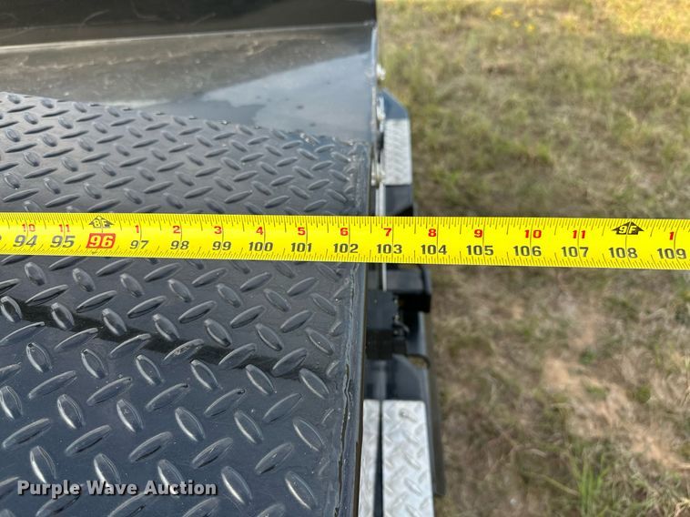 image for item NQ9365 2019 Dodge  Ram 3500 Laramie Crew Cab flatbed pickup truck