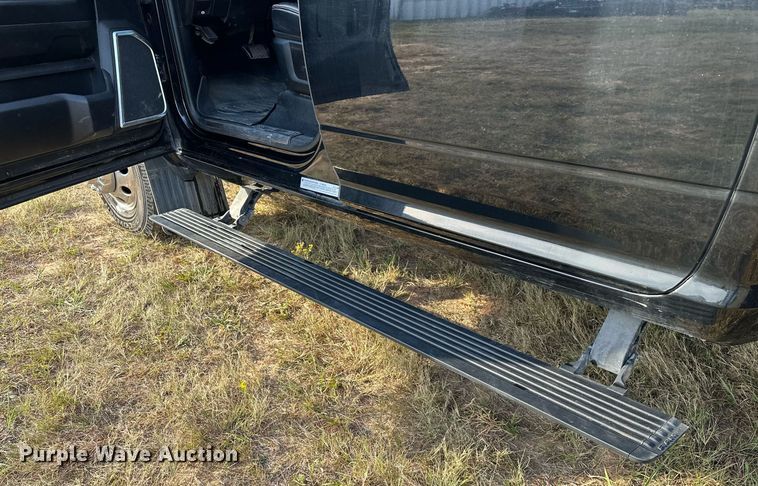 image for item NQ9365 2019 Dodge  Ram 3500 Laramie Crew Cab flatbed pickup truck
