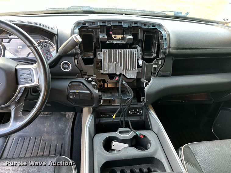 image for item NQ9365 2019 Dodge  Ram 3500 Laramie Crew Cab flatbed pickup truck