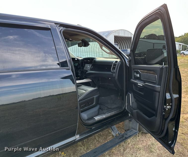 image for item NQ9365 2019 Dodge  Ram 3500 Laramie Crew Cab flatbed pickup truck